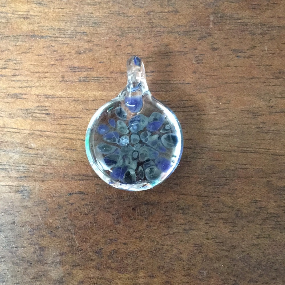 Glass blown pendant - Picture 3 of 4